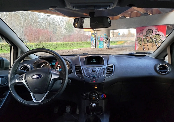 Ford Fiesta cena 27000 przebieg: 145000, rok produkcji 2014 z Warszawa małe 211